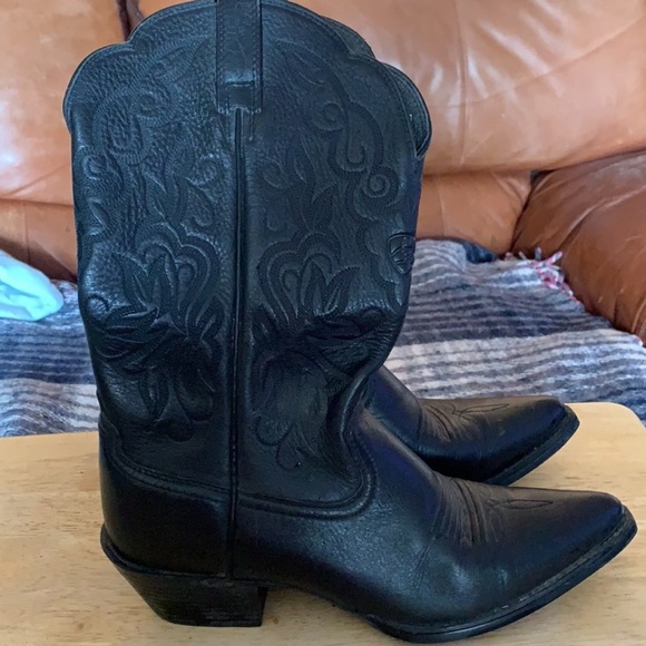 Women’s Black Cowboy Boots - Picture 2 of 5